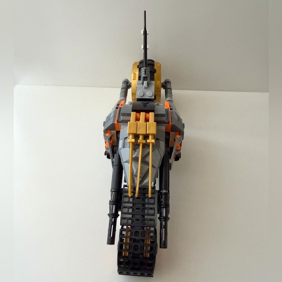 LEGO NINJAGO Cole's Dirt Bike Set (Retired Set) - Picture 7 of 10